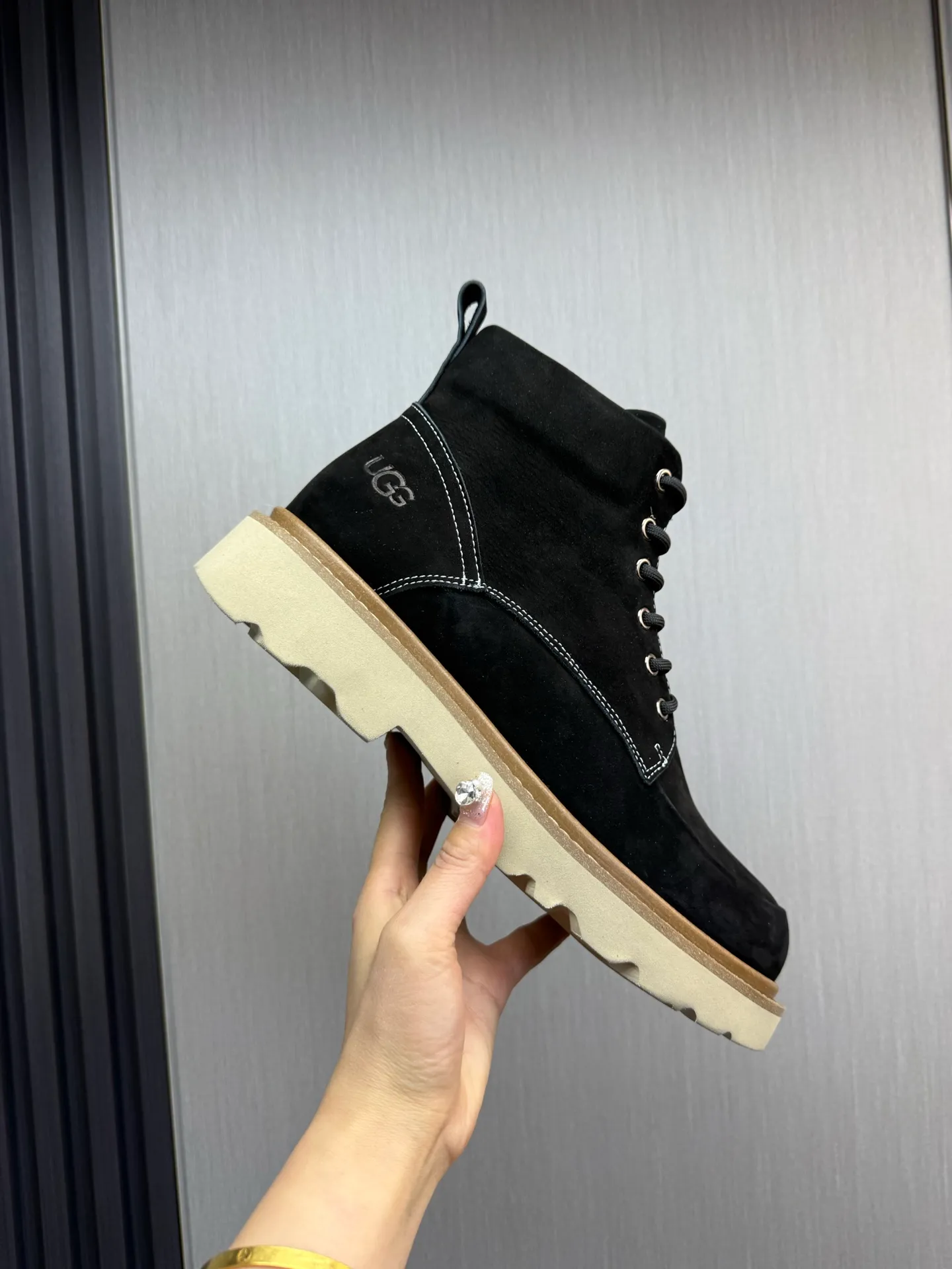 Factory price 640💰 [UGG] Men's hot winter warm boots🐑Simple and fashionable design, cowhide➕comfortable and warm wool lining. Soft and comfortable to wear, good warmth retention, and excellent foot feel. Regular size 38-45